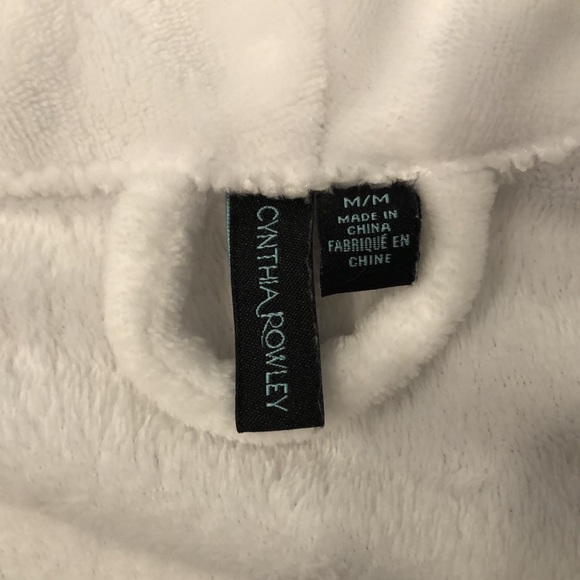 Soft White Robe - Picture 5 of 6